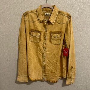 KIMES RANCH LONG SLEEVE PEARL SNAP SHIRT. Never been worn. Camel gold. Size XL